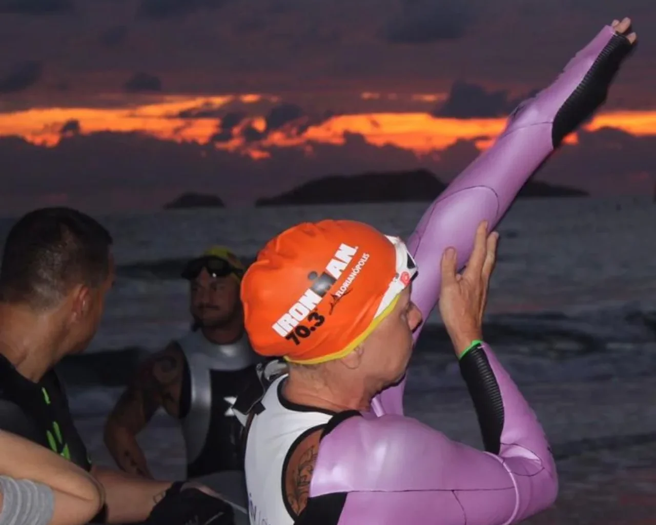 Silvia Schreer na praia, antes da largada da natação
